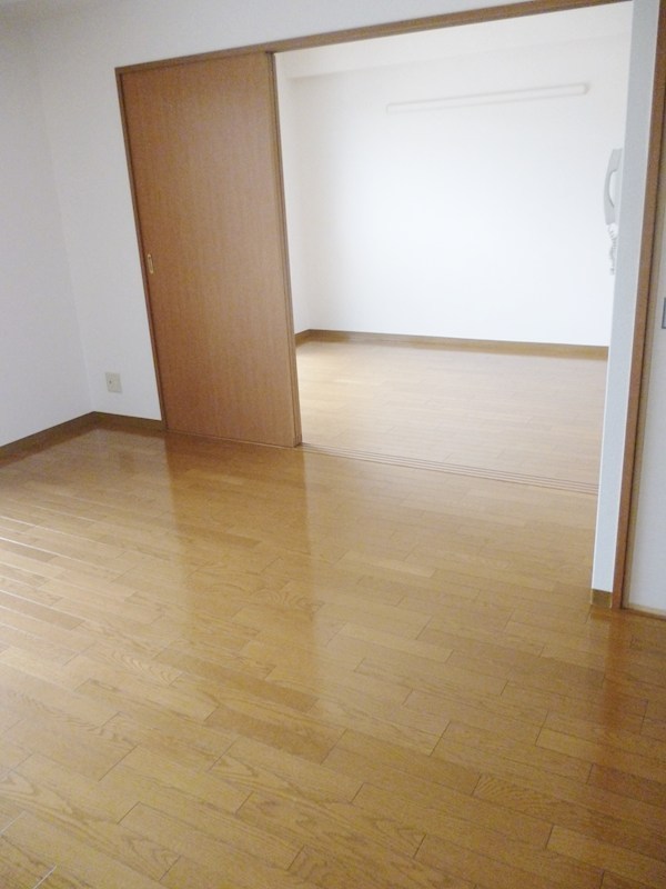 ガーデンライフ旭ヶ丘   リビング