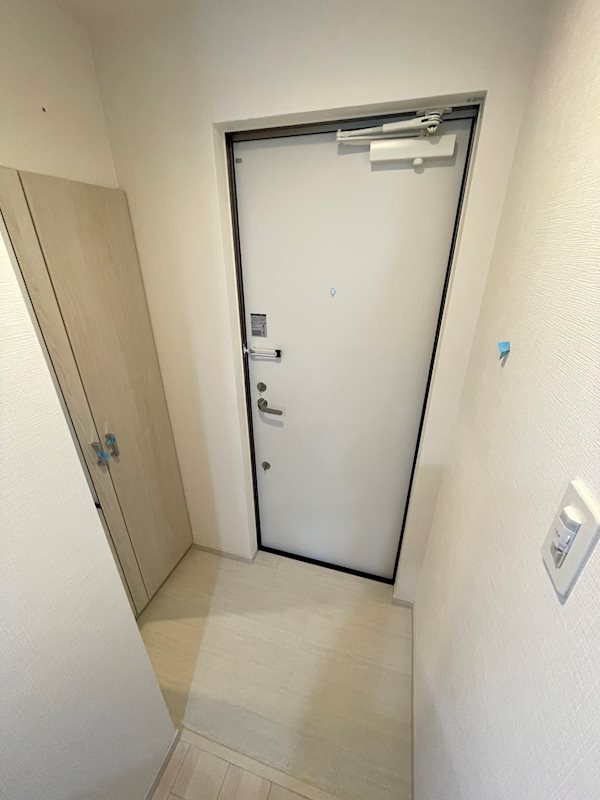 クアトロ・ソレイユ 玄関