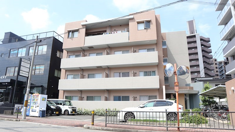 鉄筋コンクリート造4階建て