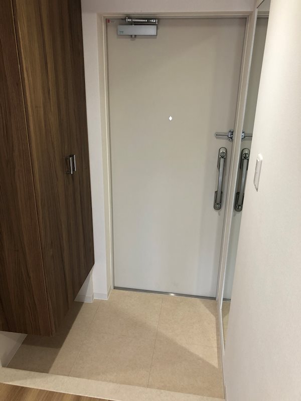 メゾン ノワール 玄関