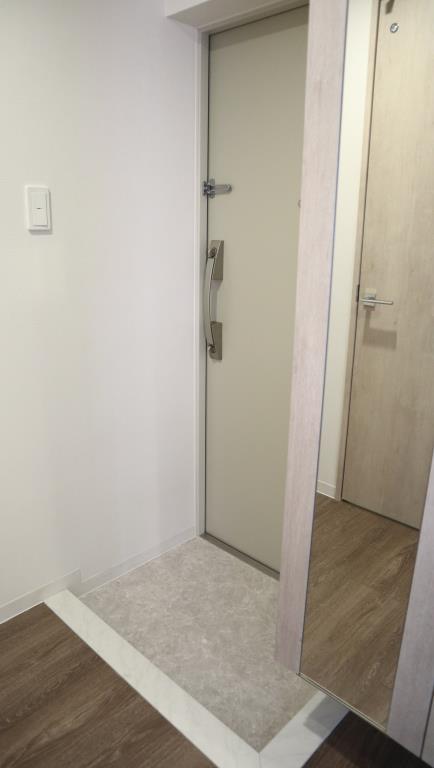 COMFORT RESIDENCE NIPPORI 玄関