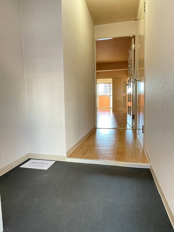 ロイヤルハイツ山本 玄関