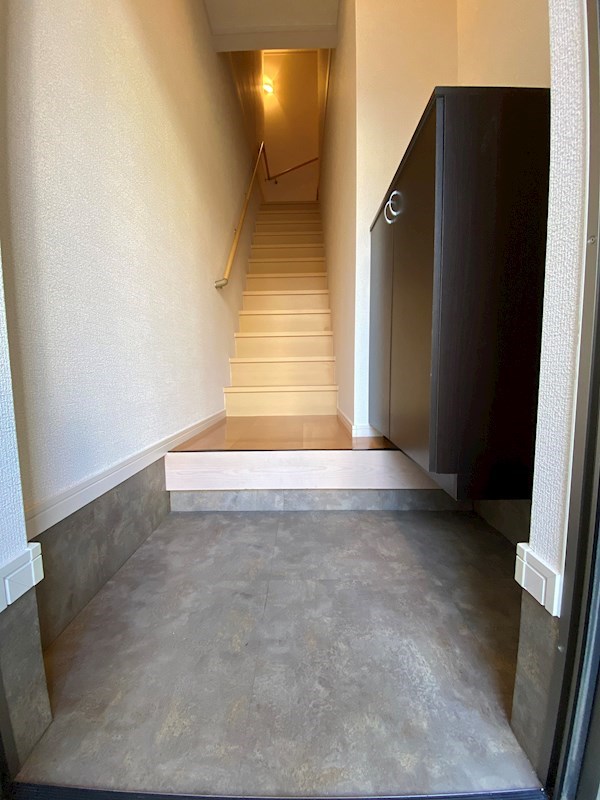 シャインメゾンⅠ番館 玄関