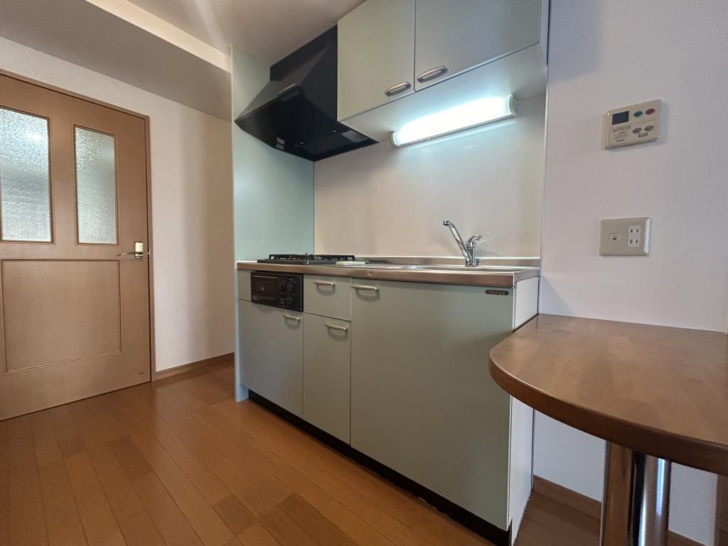 HIRO尾頭橋 キッチン