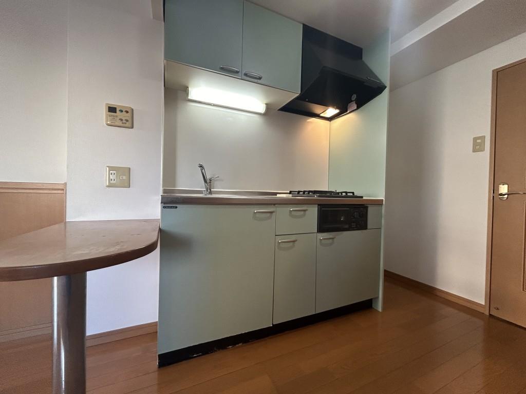 HIRO尾頭橋 キッチン