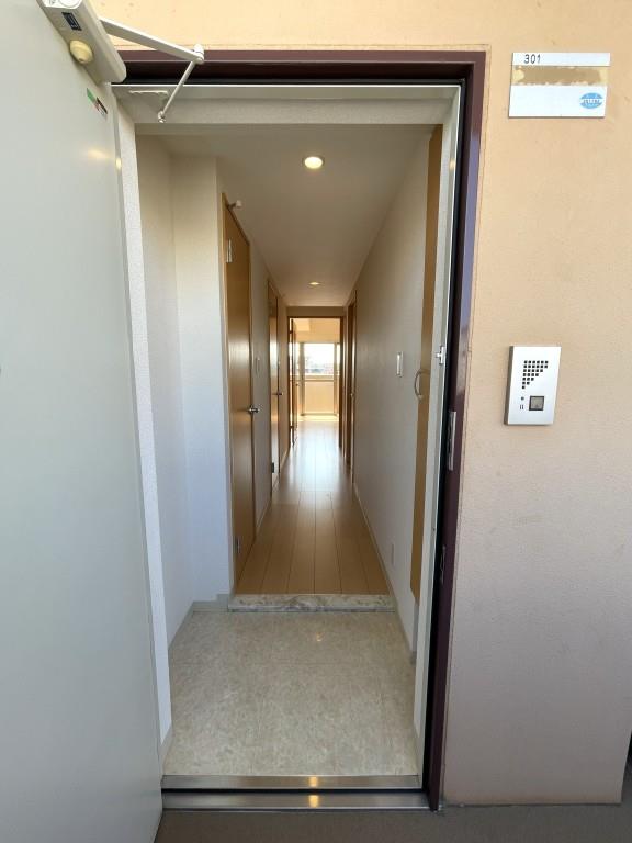 グランドアマレイⅦ番館 玄関