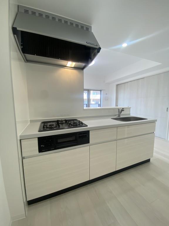 THE ROOTS ESAKA(ザ ルーツ エサカ) キッチン