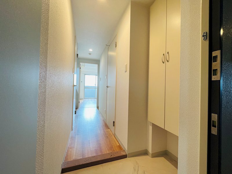 ルポルスタ湘南 玄関