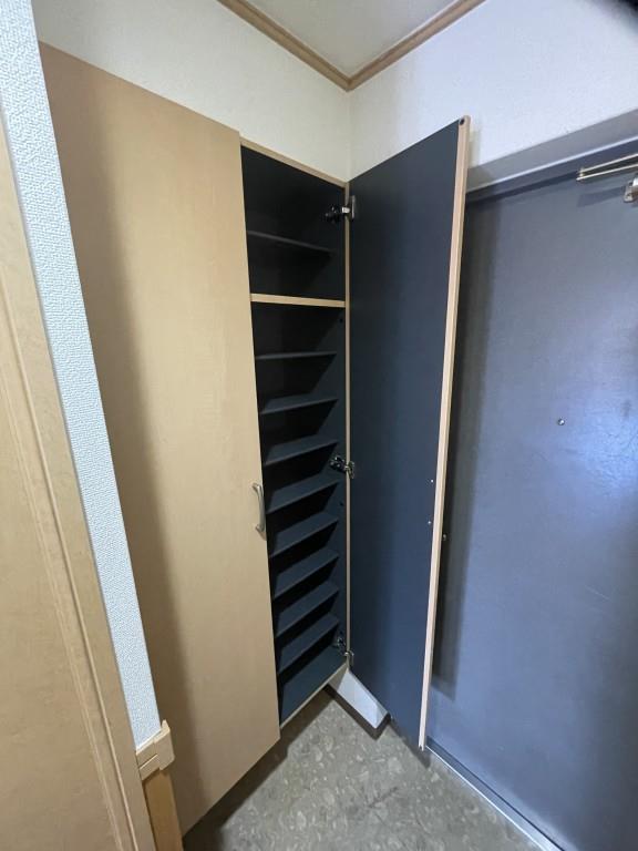 ファミーユ2002 玄関