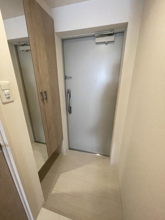 メゾンドボヌール弁天町 玄関