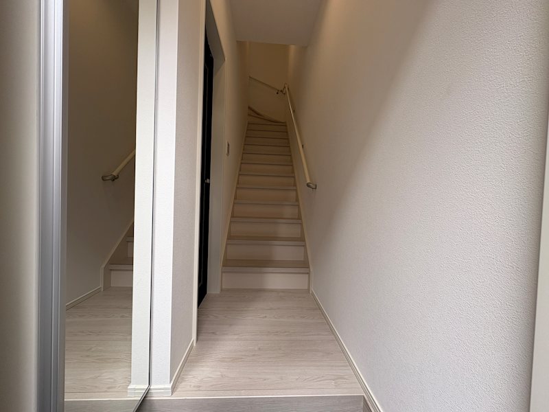 門真市小路町ガレージハウス 玄関