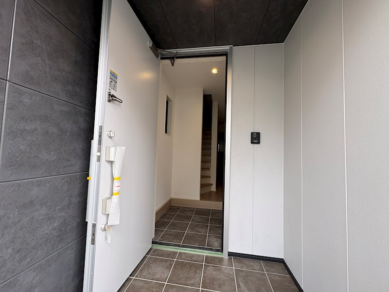 門真市小路町戸建A 玄関