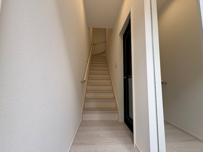 門真市小路町ガレージハウス 玄関