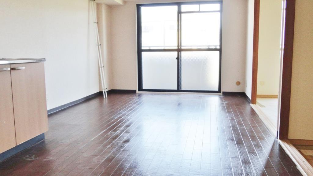 コウジィーコート忍ヶ丘 リビング