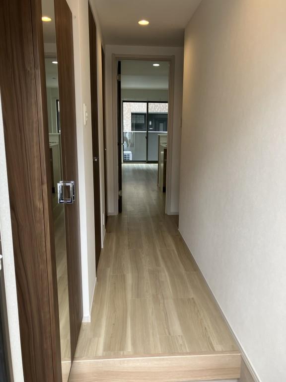 コート・ド・ボーヌ深江南南棟 玄関
