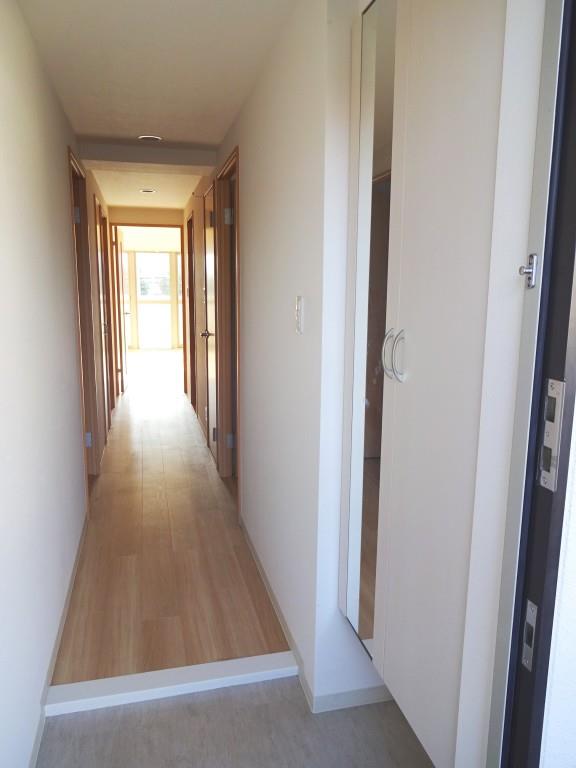 槻（ケヤキ） 玄関