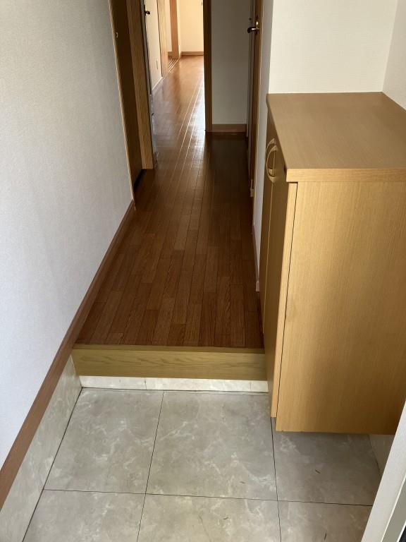 チェリーカーサ1番館 玄関