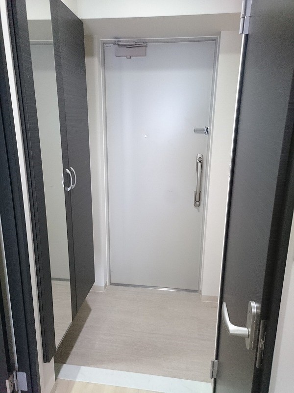 アベニール鷺洲 玄関