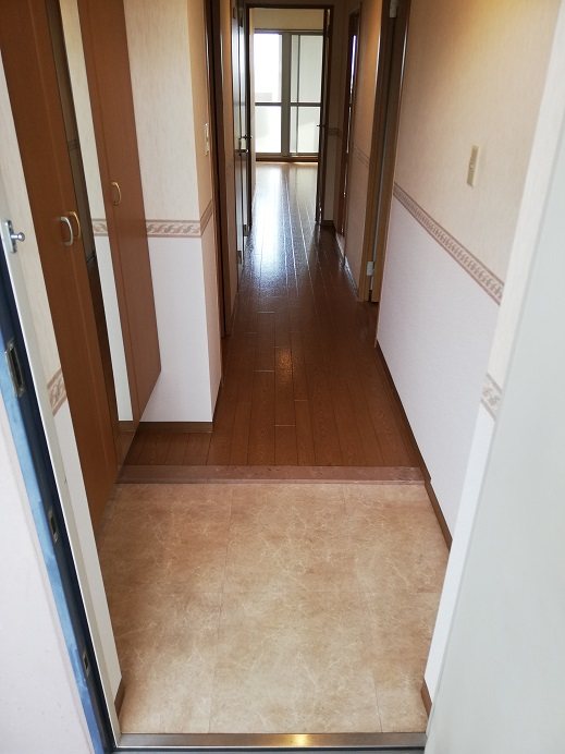 リュックスギオン 玄関