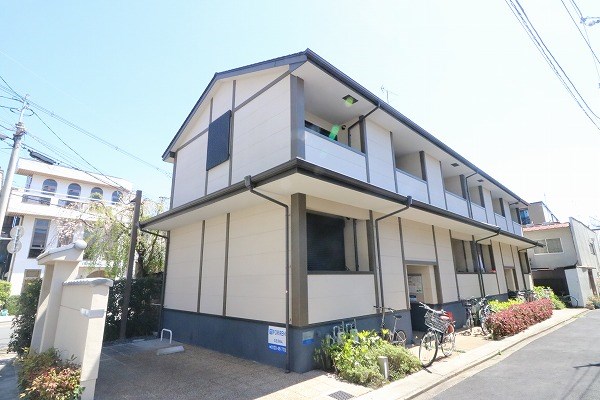 和を感じられる建物外観