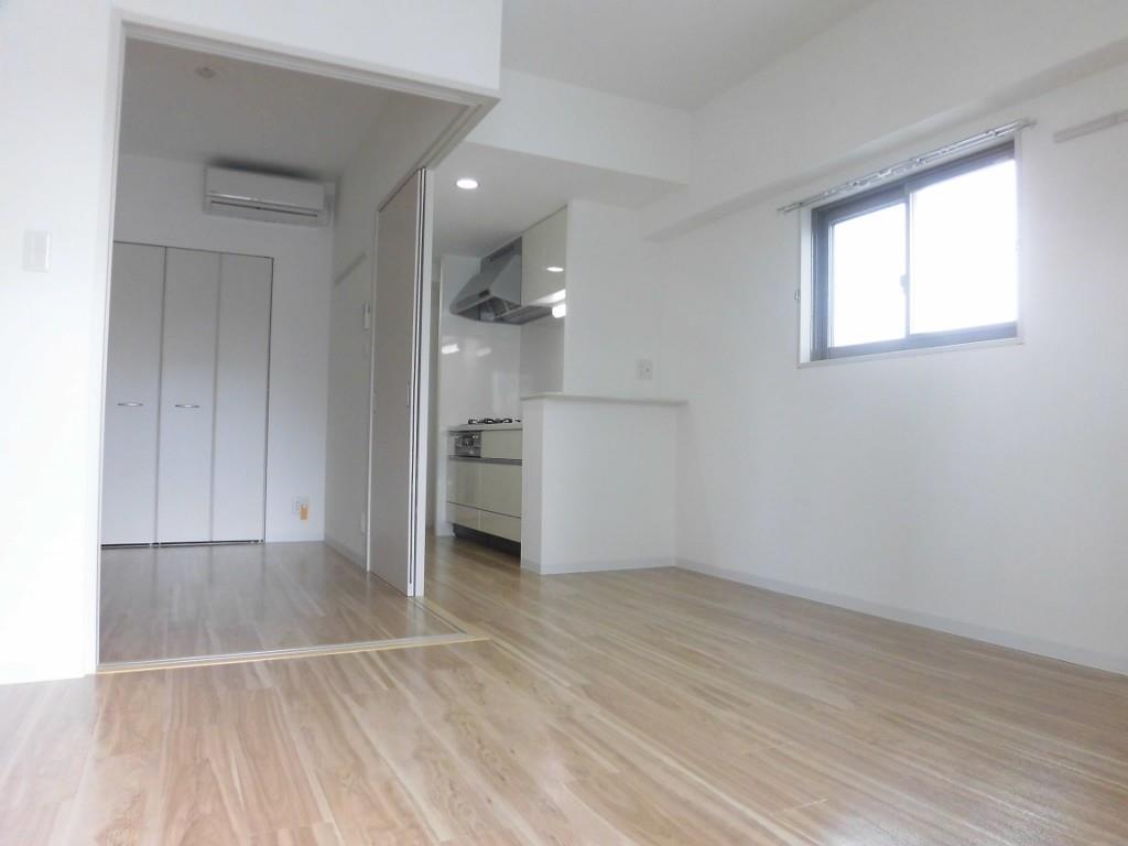 江坂 和 リビング