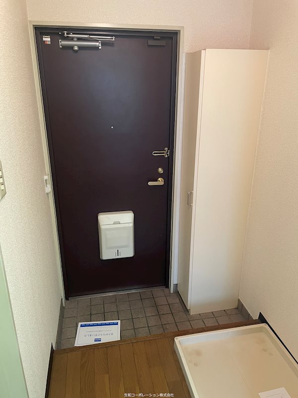 レオパレスフレッシュ 玄関