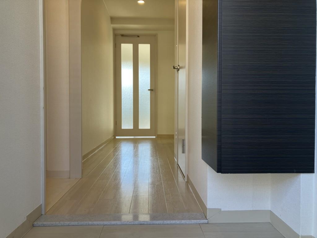 ツルトスコⅡ番館 玄関