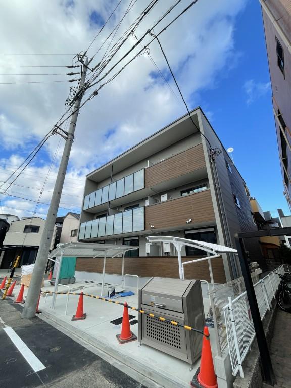 アイナ ルアナ ウル 101号室 外観