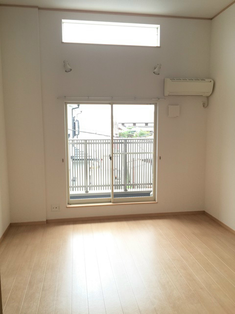 ノォア・フロッド リビング