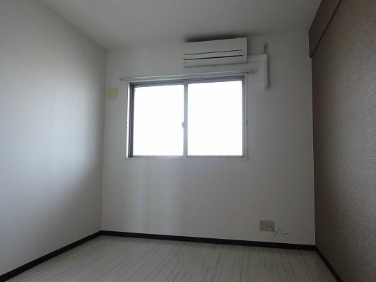 ソフィアンズ エルヴィ ベッドルーム