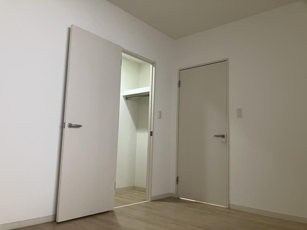 クレセントコート ベッドルーム