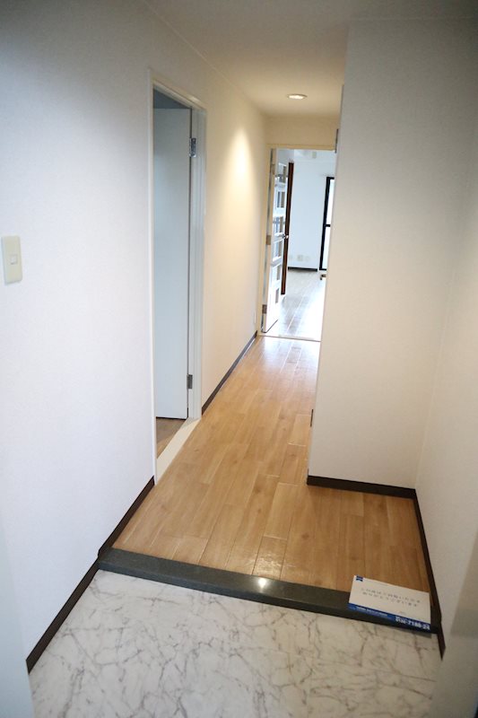 ｺﾝﾌｫｰﾄｽﾃｰｼﾞⅡ 玄関