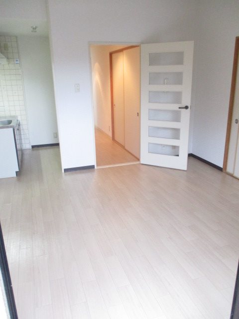 ｺﾝﾌｫｰﾄｽﾃｰｼﾞⅡ リビング