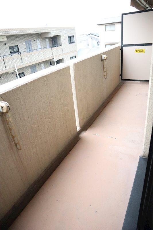 ｺﾝﾌｫｰﾄｽﾃｰｼﾞⅡ ベランダ