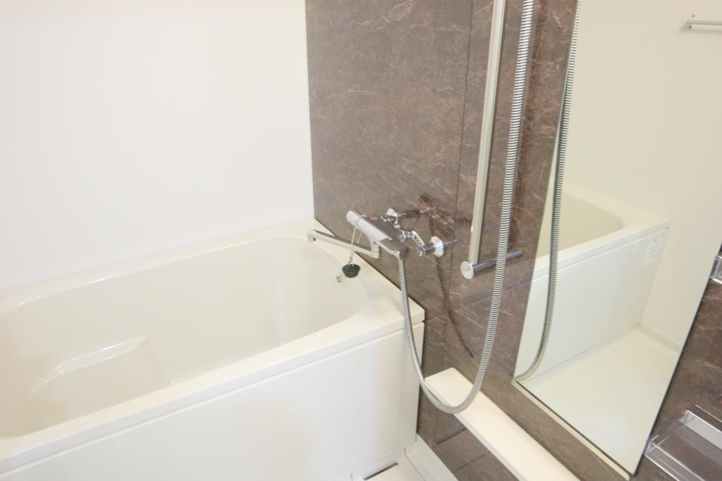 メイプル岩塚本通 玄関