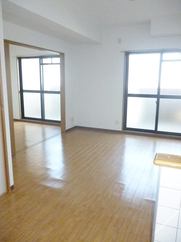 ガーデンライフ旭ヶ丘   リビング