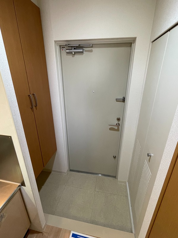 ラフィネシャンブル 玄関