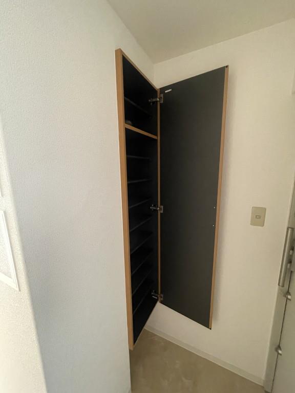 アビテ（Habiter） 玄関