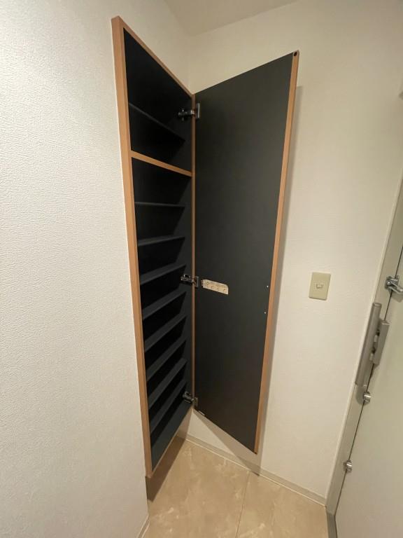 アビテ（Habiter） 玄関