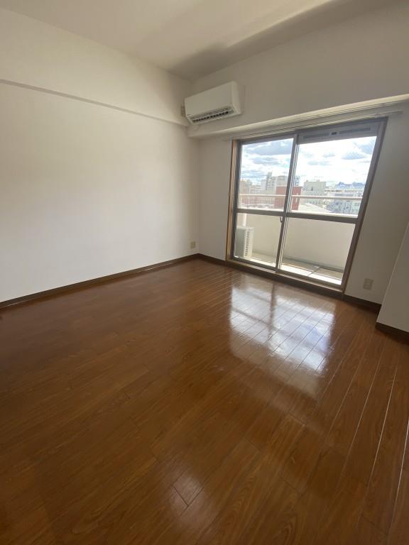 サンイースト江坂 ベッドルーム