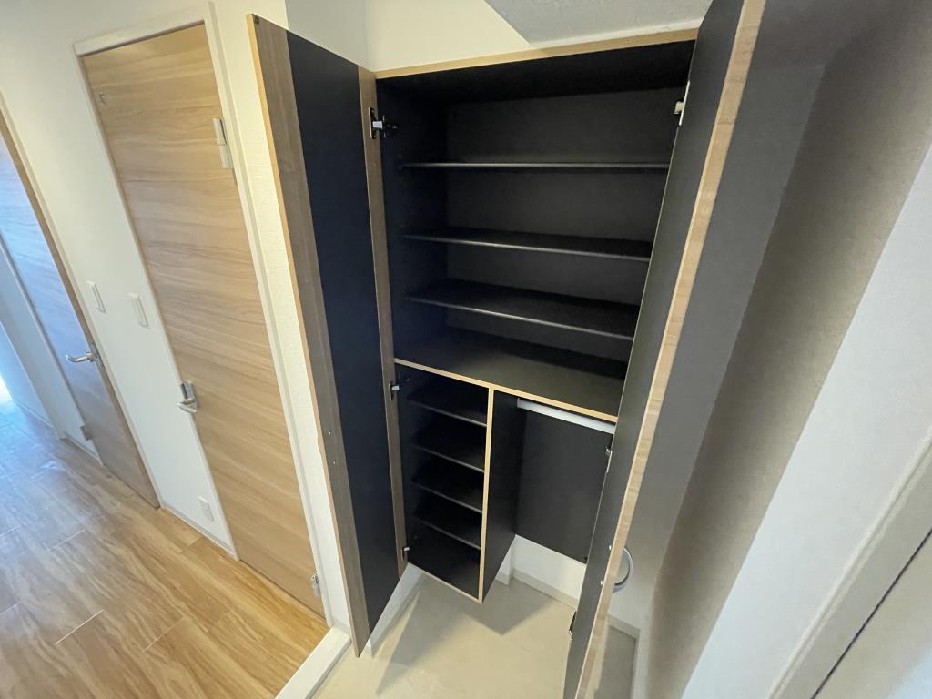 F-TAMATSUKURI 玄関