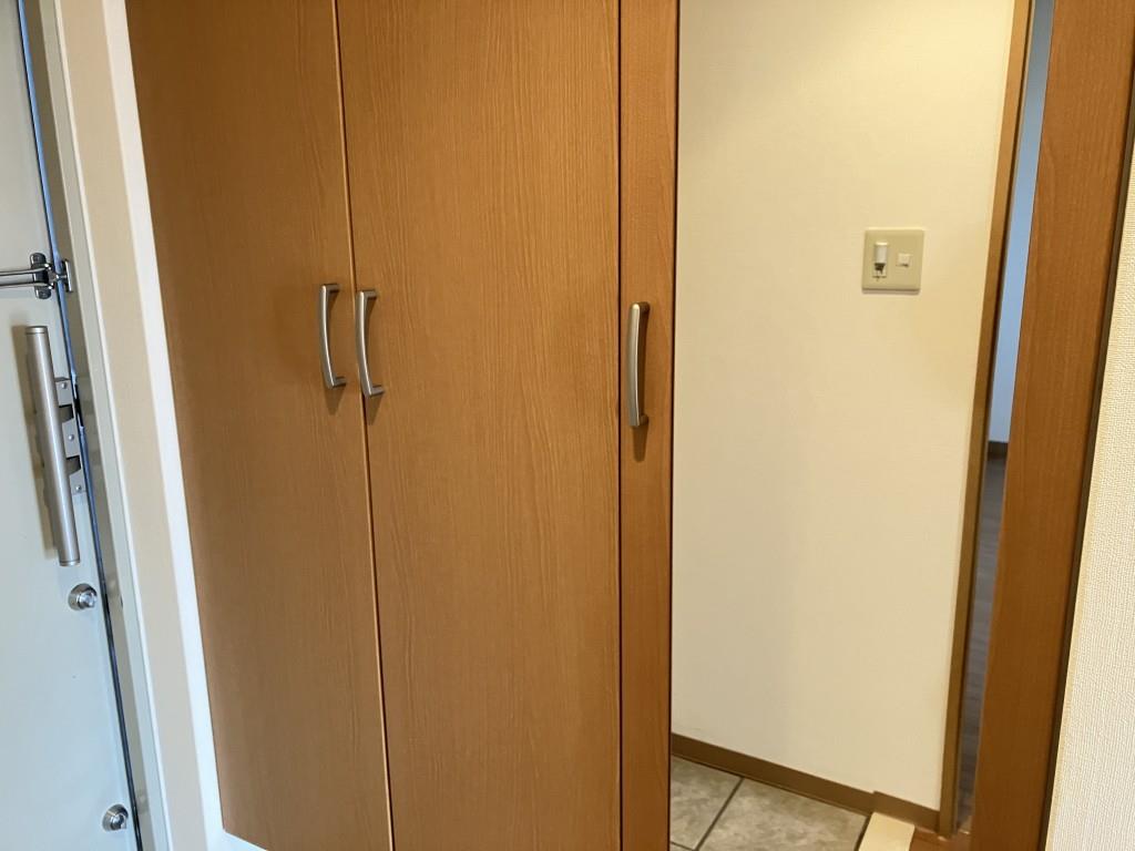 グランシャリオ天川 玄関