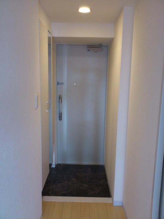 エルグランコウショウ 玄関