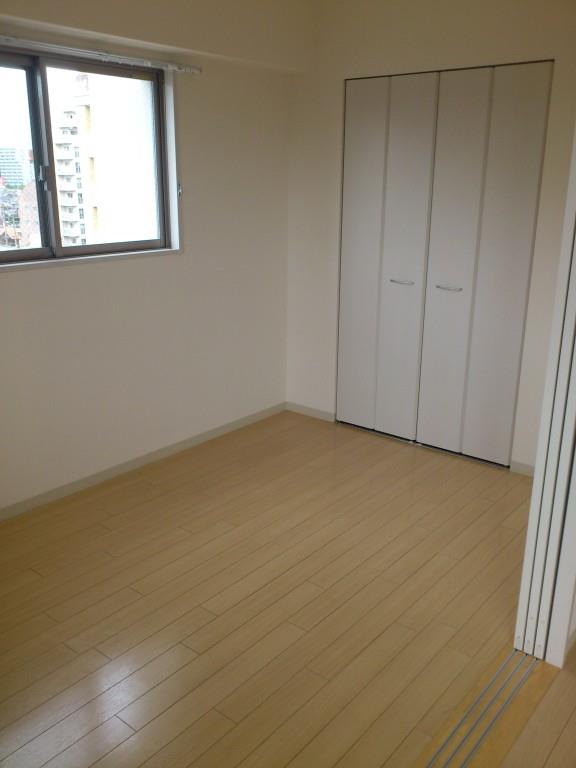 エルグランコウショウ ベッドルーム