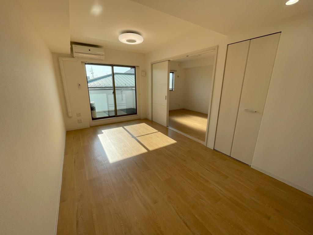 レヴィスタ茜部 リビング