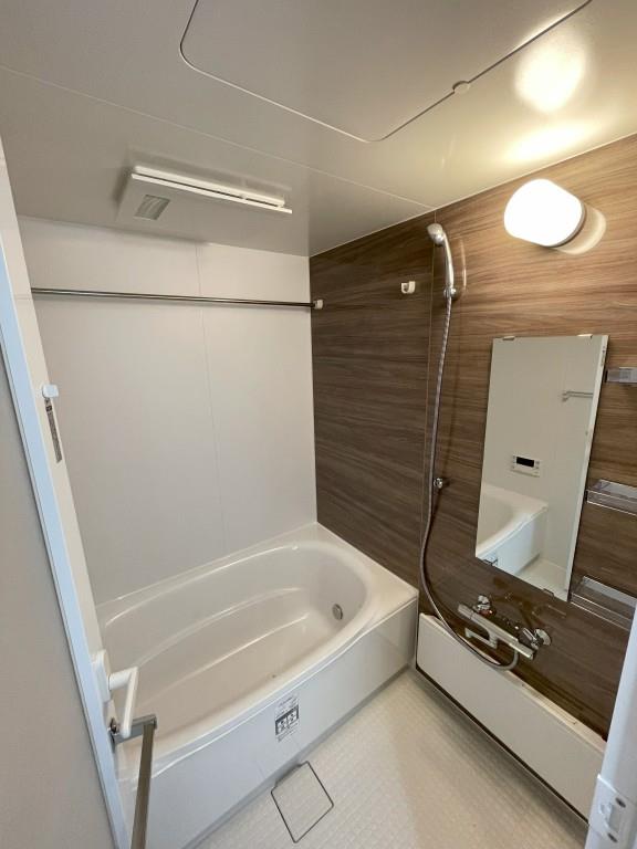 レヴィスタ茜部イースト 風呂画像