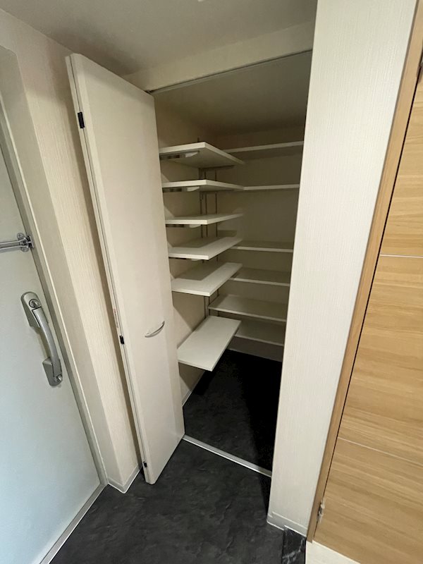 オリーブスクエア 玄関