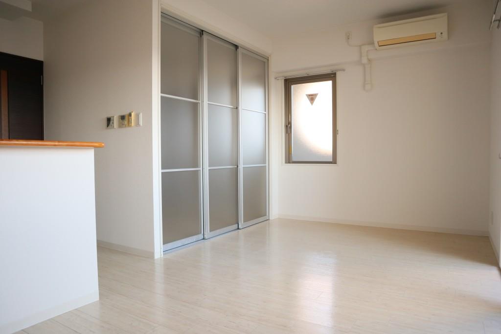 Art Pension高井田 リビング