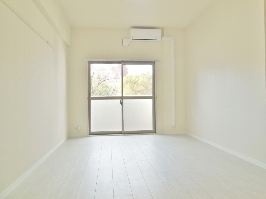 ラルシェパルク新大阪 リビング