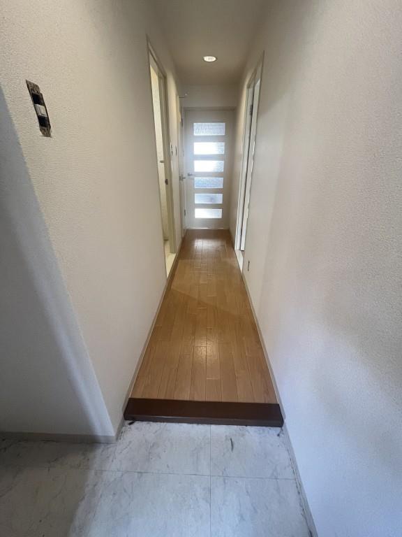 メゾン・ヌーボー 玄関